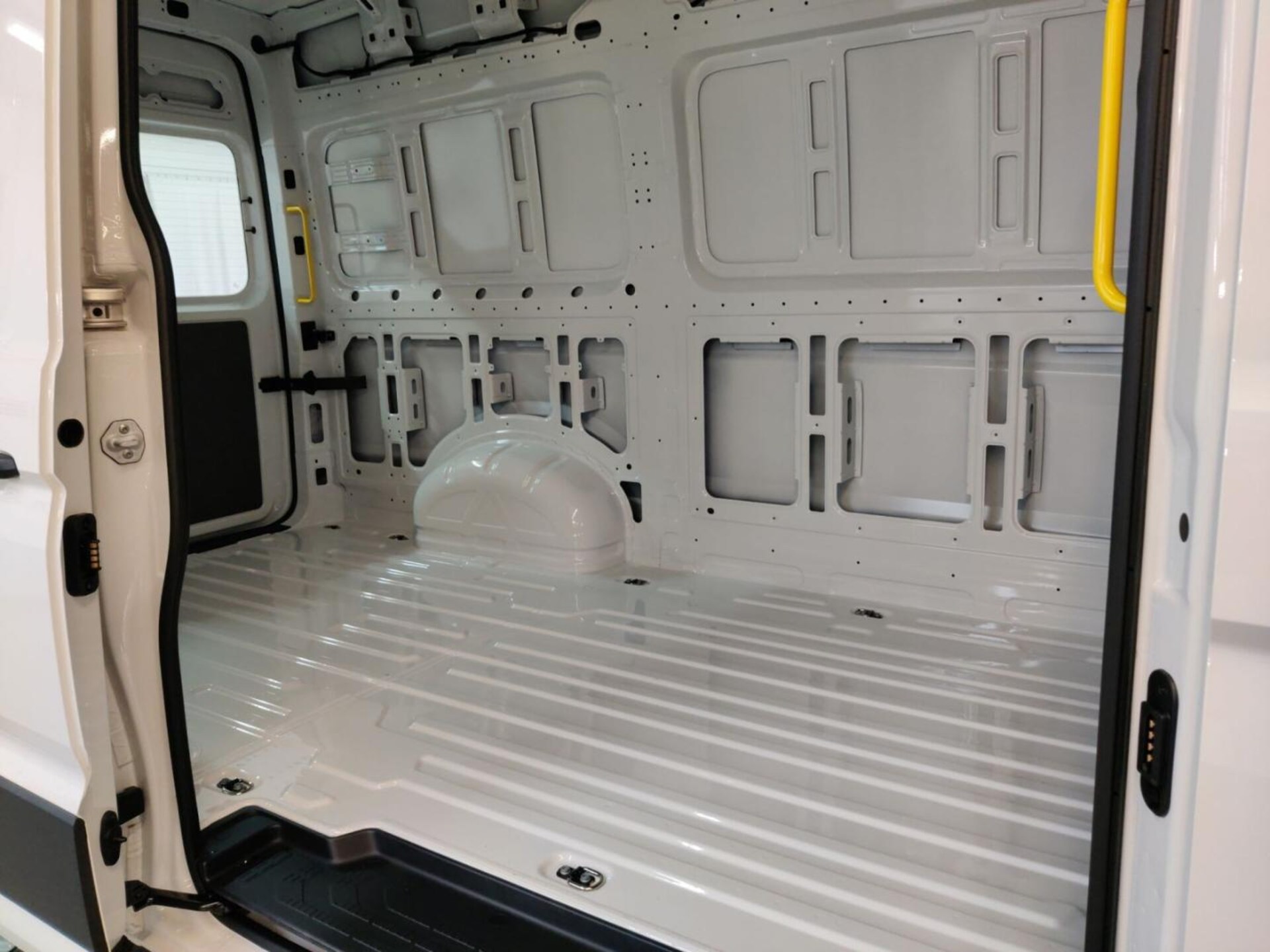 Volkswagen Crafter Kasten mittlerer Radstand