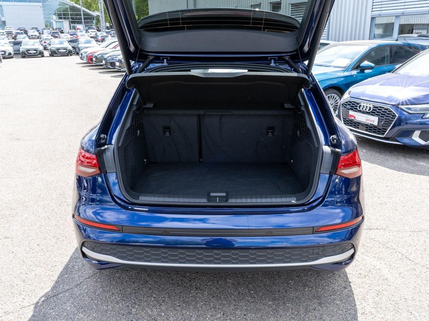 Bild über Audi A3 Sportback advanced 30 TFSI S tronic - für weitere Informationen kontaktieren Sie den Audi Partner