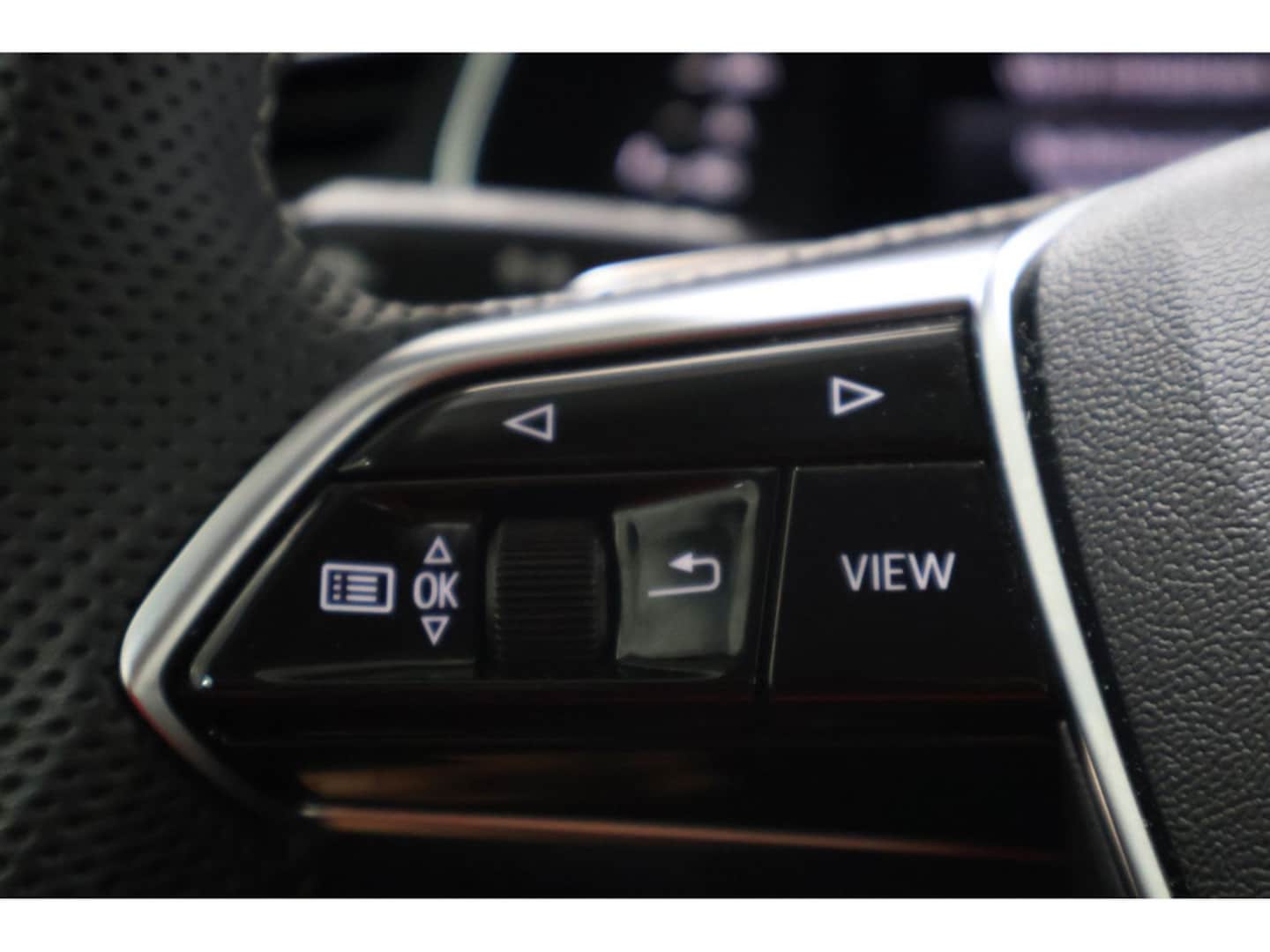 Bild über Audi S6 Avant TDI quattro tiptronic - für weitere Informationen kontaktieren Sie den Audi Partner
