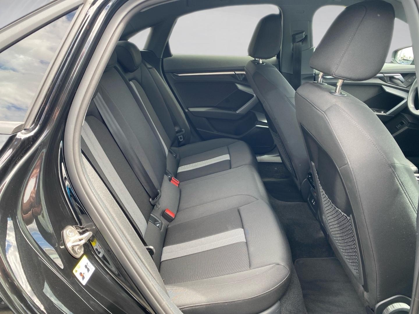 Bild über Audi A3 Limousine advanced 35 TFSI S tronic - für weitere Informationen kontaktieren Sie den Audi Partner