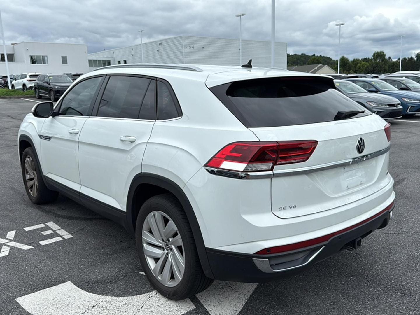 2022 Volkswagen Atlas Cross Sport SE w/Tech - Photo 6