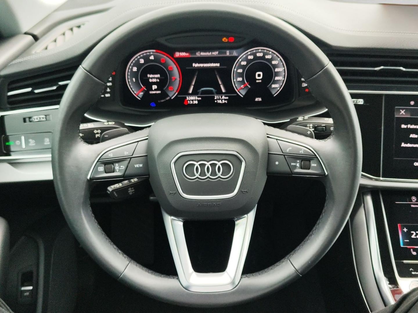 Bild über Audi Q8 55 TFSI quattro tiptronic - für weitere Informationen kontaktieren Sie den Audi Partner