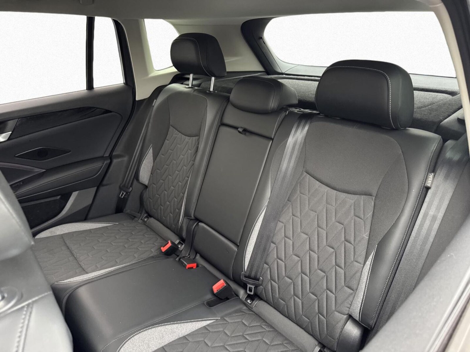 Volkswagen Tiguan – Bild 12