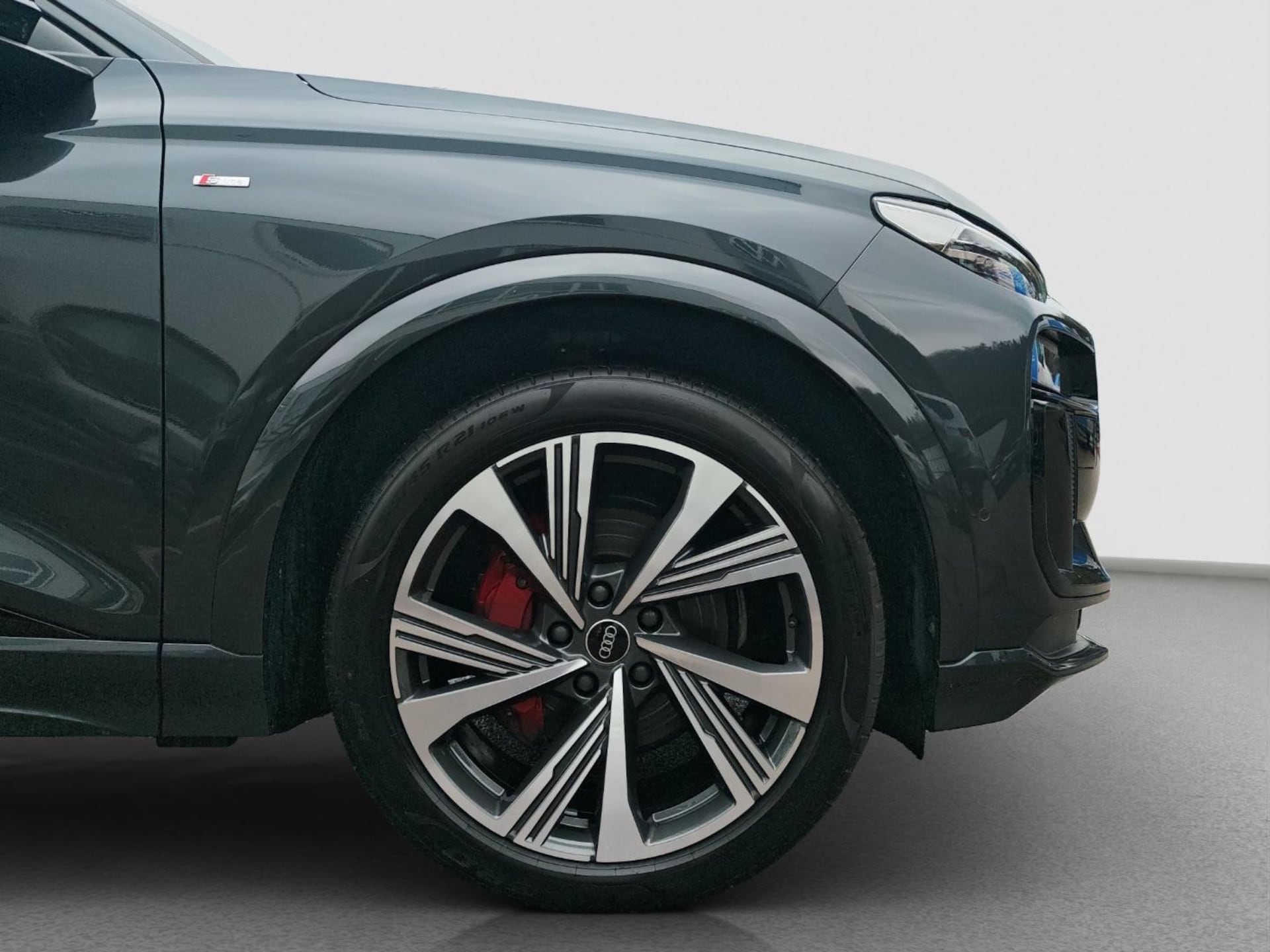 Audi Q6 SUV e-tron