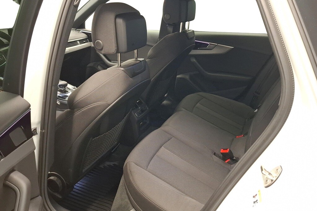 Bild som visar&nbsp;Audi A4 allroad quattro&nbsp;A4 allroad quattro 40 TDI Proline 204 hk S tronic - för mer information kontakta din Audi Partner