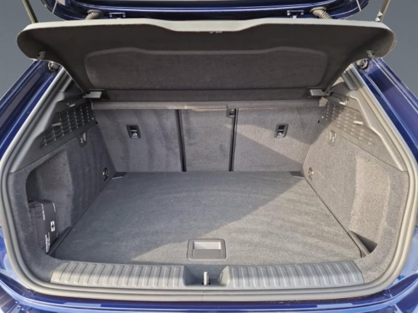 Bild über Audi A3 Sportback advanced 30 TDI S tronic - für weitere Informationen kontaktieren Sie den Audi Partner