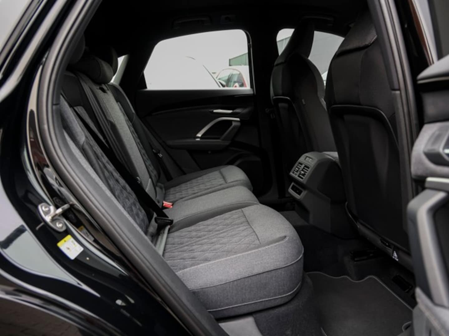 Bild über Audi Q5 Sportback TDI quattro 150 kW S tronic - für weitere Informationen kontaktieren Sie den Audi Partner
