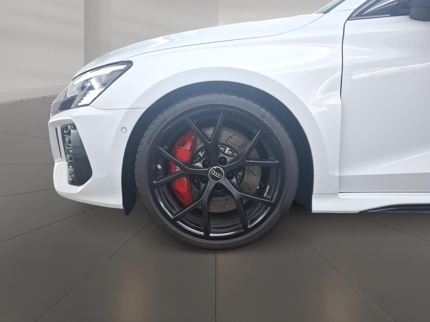 Bild über Audi RS 3 Sportback TFSI quattro S tronic - für weitere Informationen kontaktieren Sie den Audi Partner