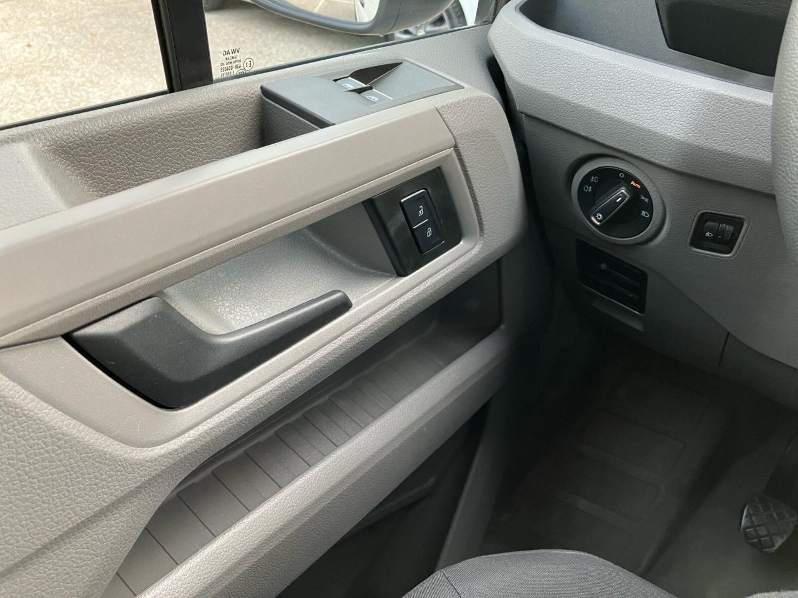 Volkswagen Crafter Kasten mittlerer Radstand – Bild 15