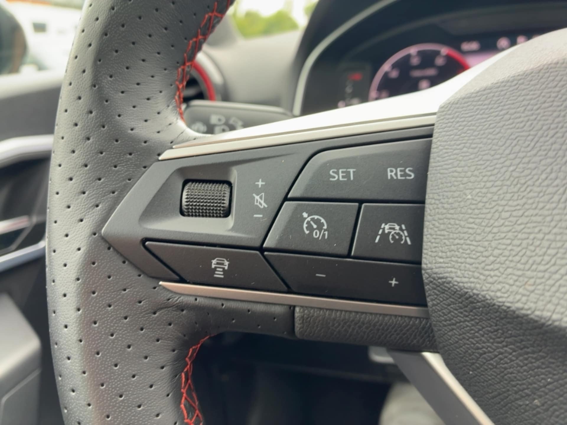 SEAT Arona FR