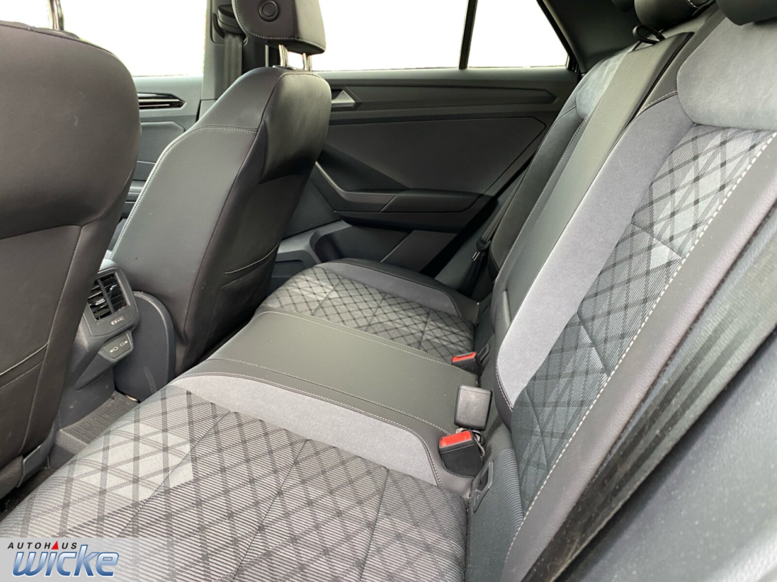 Volkswagen T-Roc – Bild 12