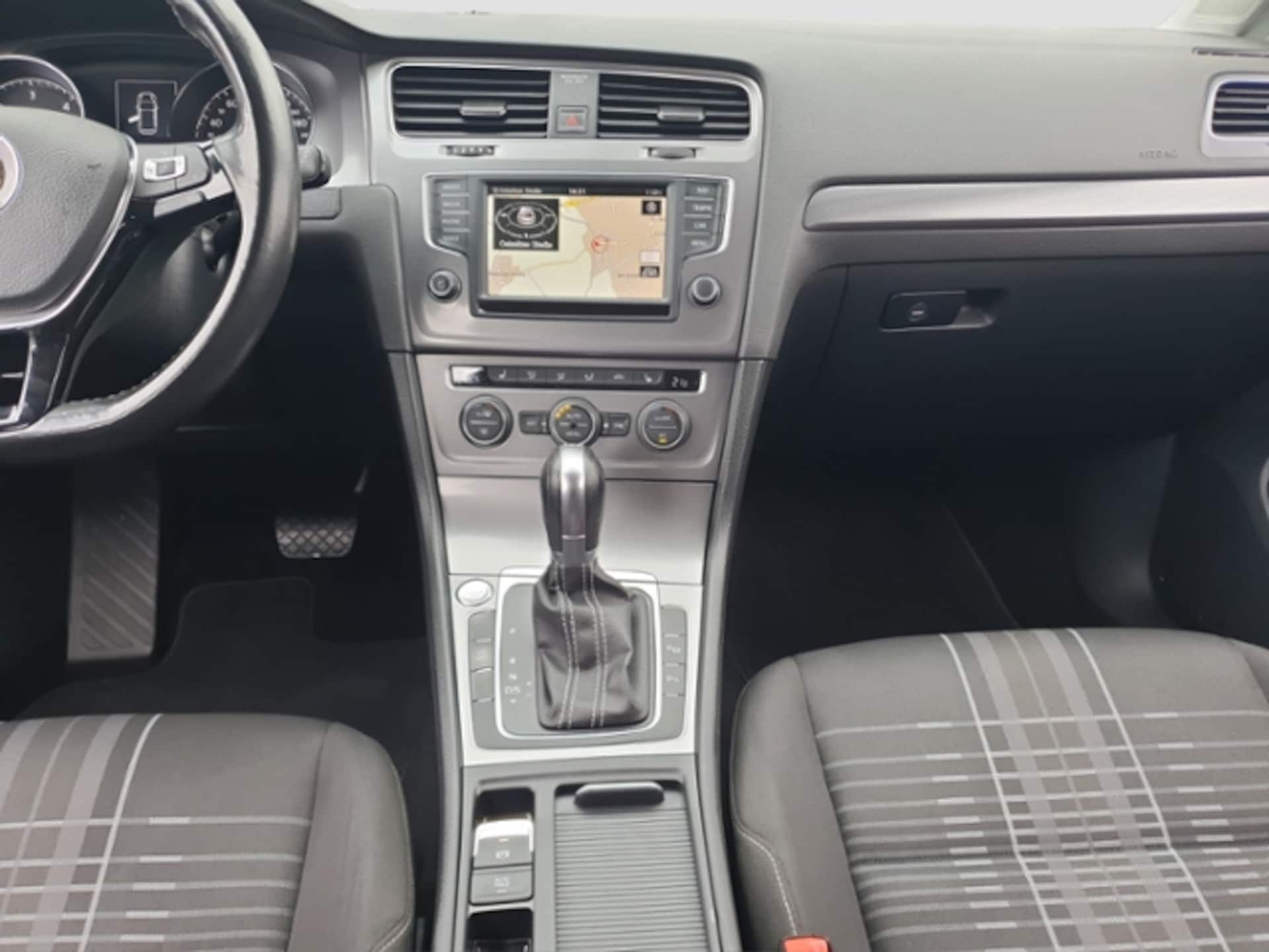 Volkswagen Golf LOUNGE
