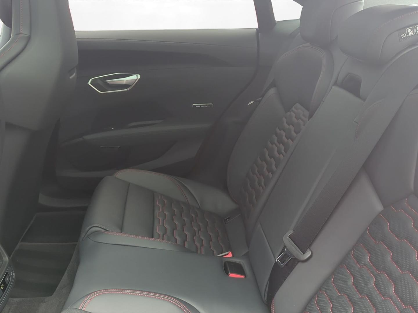 Bild über Audi e-tron GT e-tron quattro - für weitere Informationen kontaktieren Sie den Audi Partner