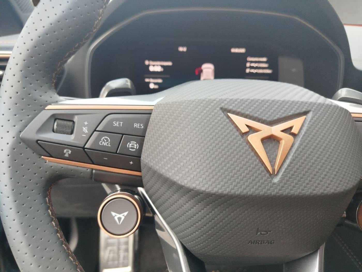CUPRA Leon León 1.5 TSI e-Hybrid DSG 150 kW (204 CV) — photo 9