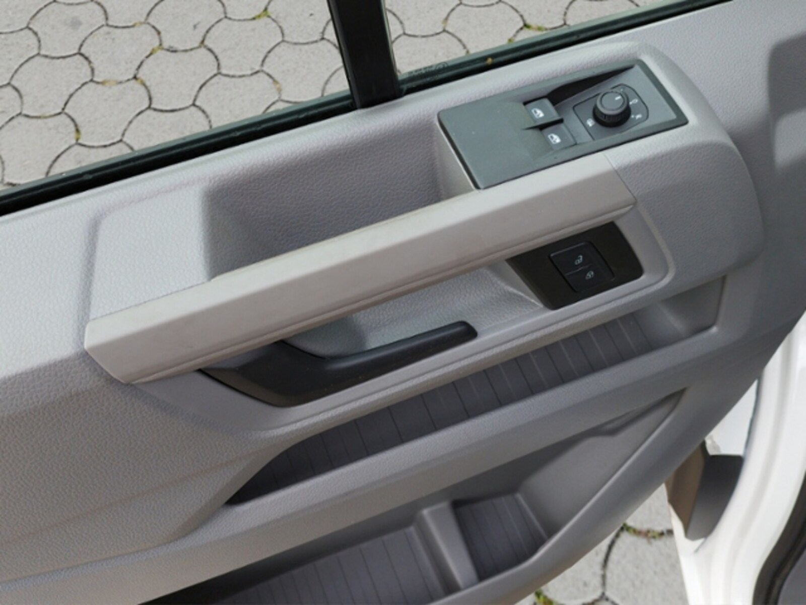Volkswagen Crafter Kasten mittlerer Radstand – Bild 7