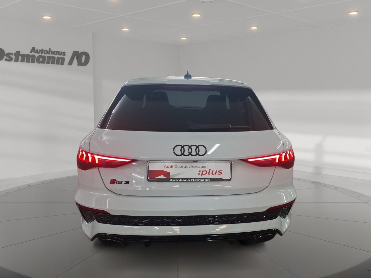 Bild über Audi RS 3 Sportback TFSI quattro S tronic - für weitere Informationen kontaktieren Sie den Audi Partner