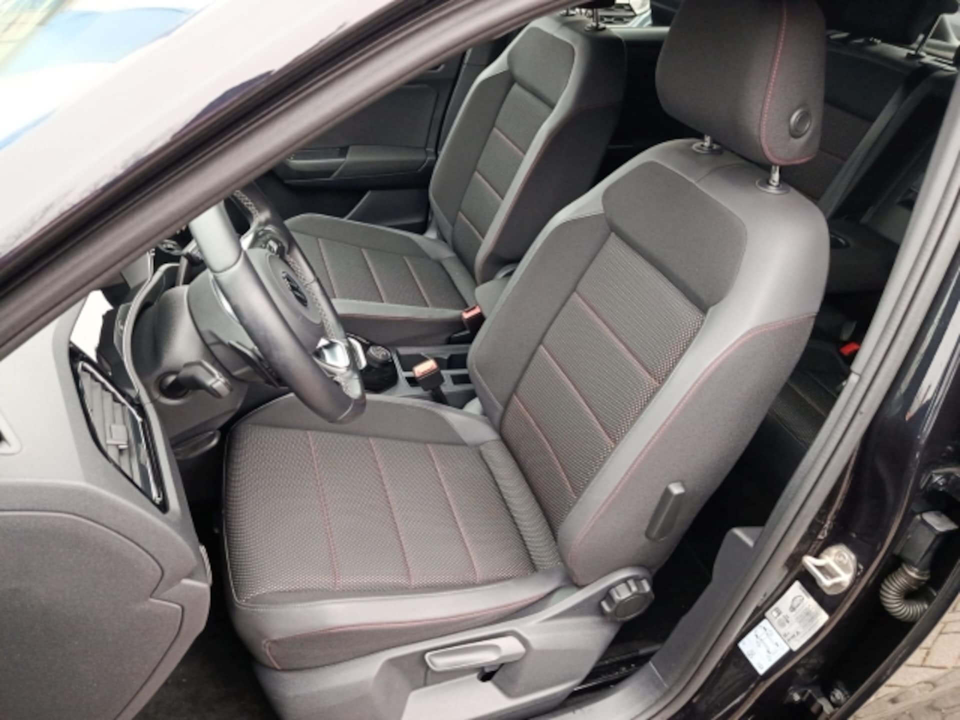 Volkswagen T-Roc Sport