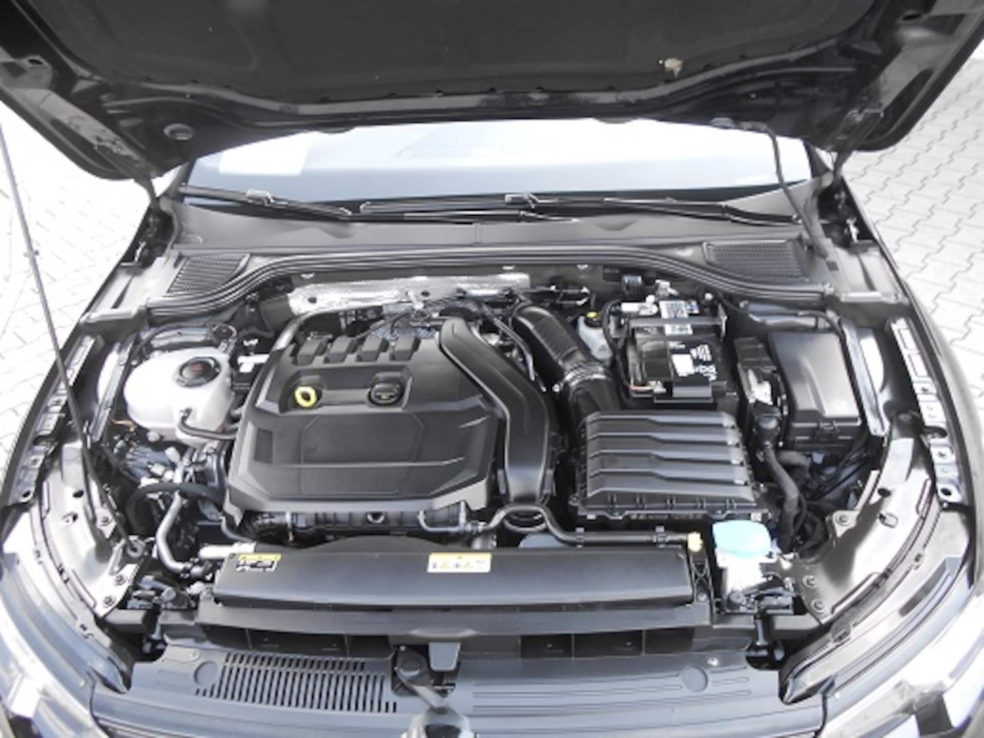 Volkswagen Golf Variant R-Line