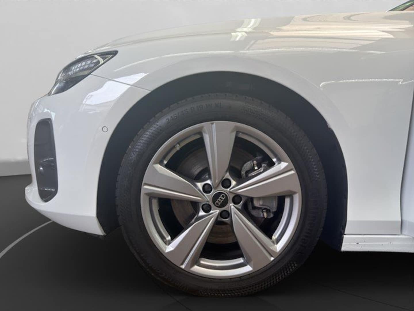 Bild über Audi A6 Avant TDI quattro 150 kW S tronic - für weitere Informationen kontaktieren Sie den Audi Partner