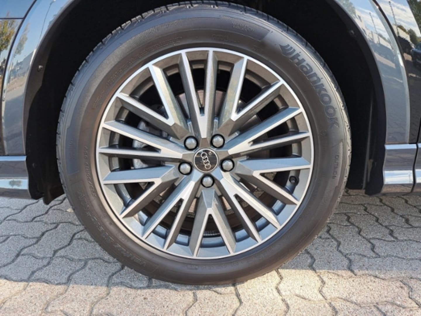 Bild über Audi Q3 Sportback S line 40 TDI quattro S tronic - für weitere Informationen kontaktieren Sie den Audi Partner