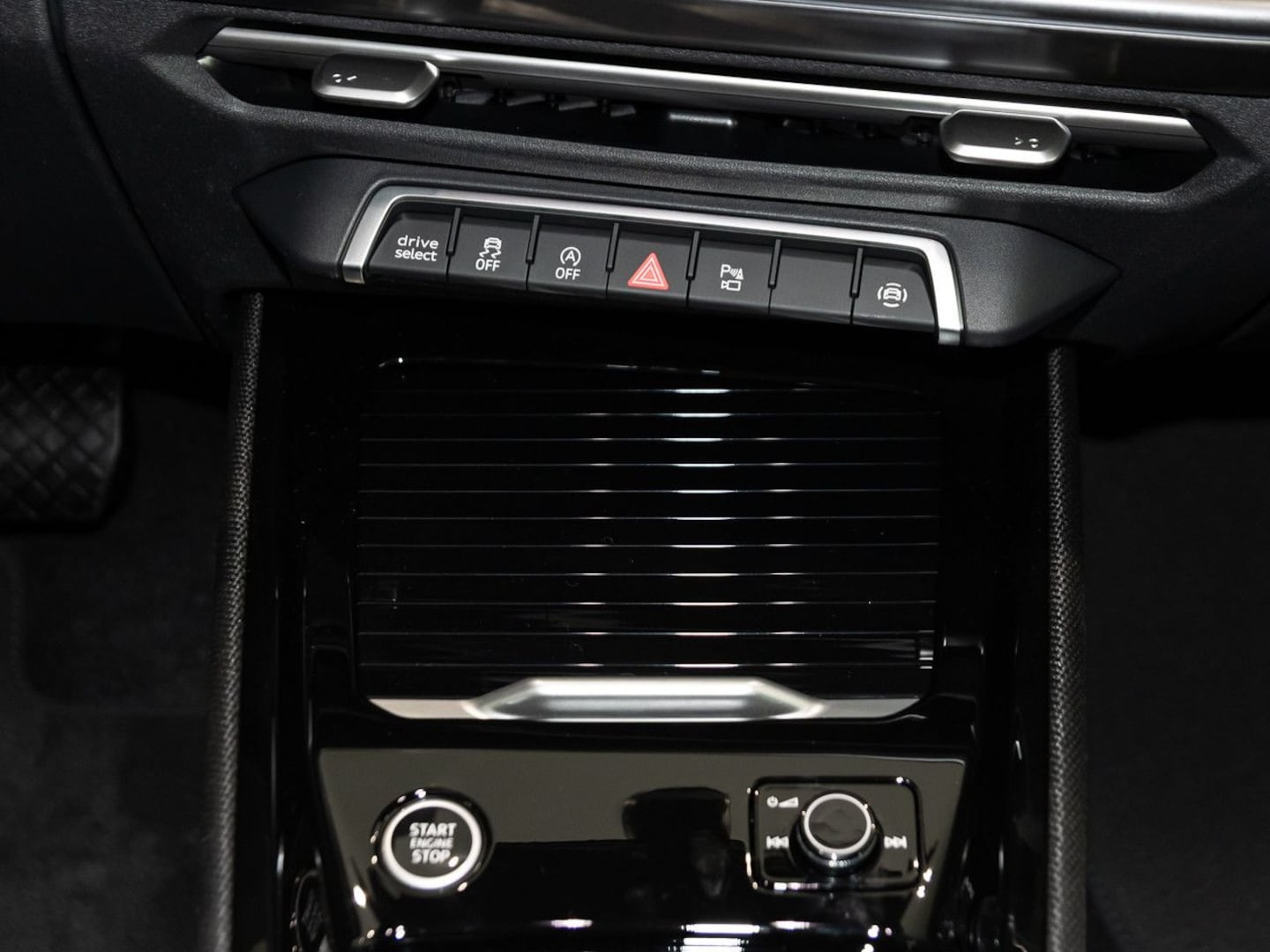 Bild über Audi Q3 SUV TFSI 110 kW S tronic - für weitere Informationen kontaktieren Sie den Audi Partner