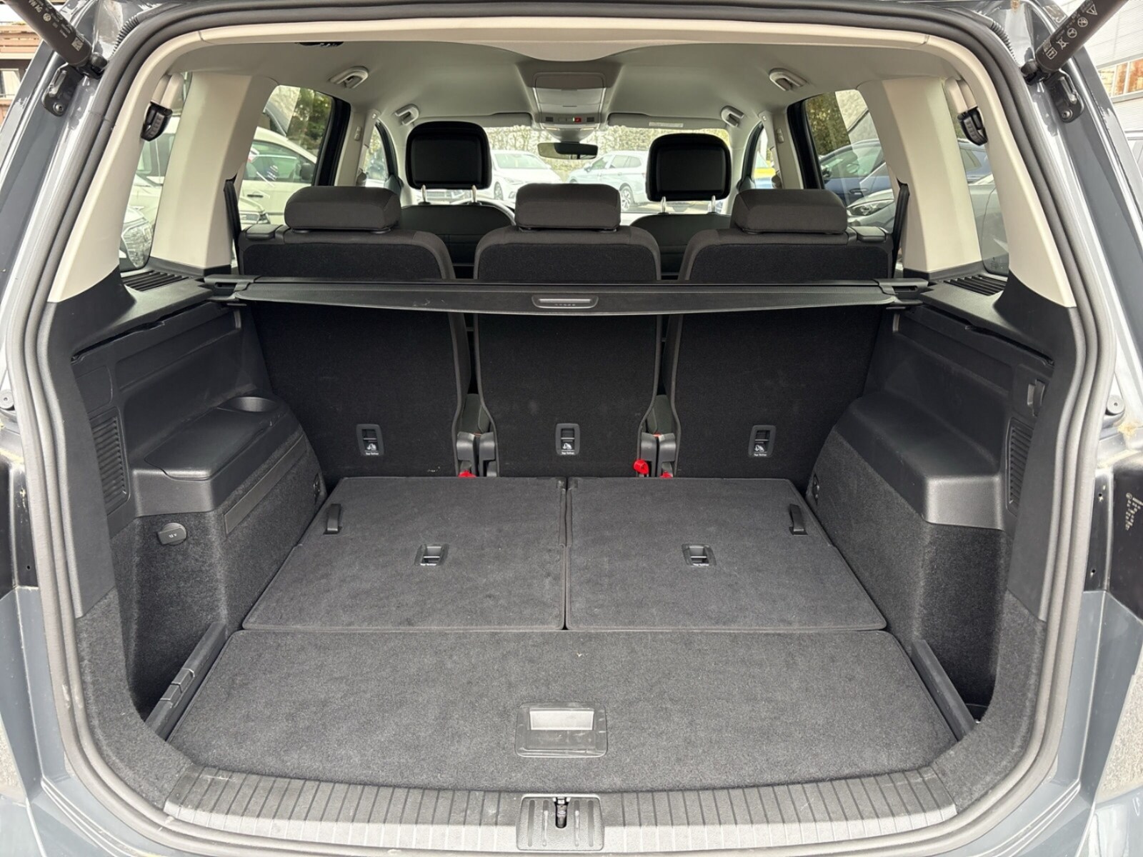 Volkswagen Touran – Bild 13