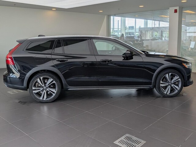 2019 Volvo V60 Cross Country