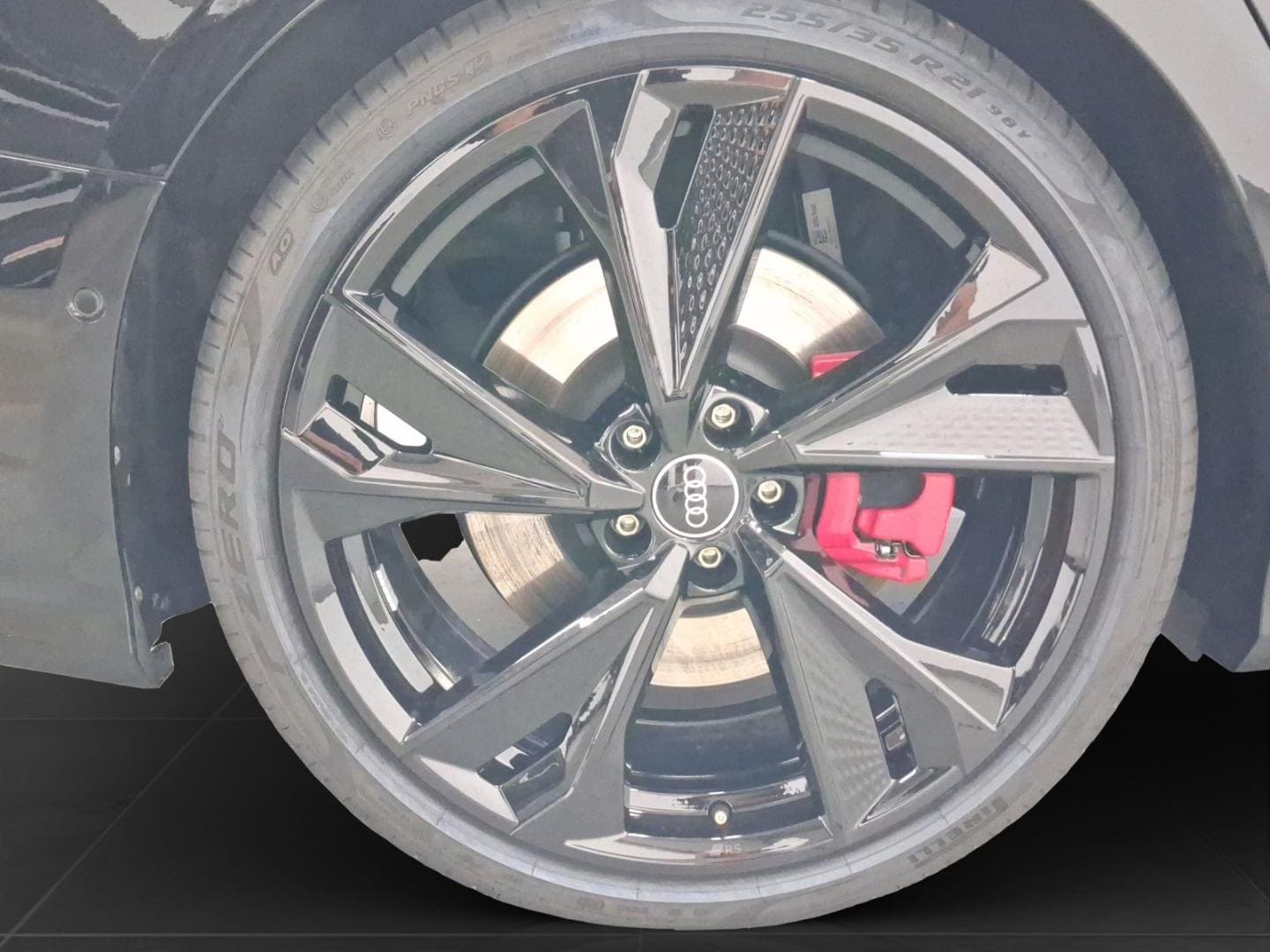 Bild über Audi S6 Avant TDI quattro tiptronic - für weitere Informationen kontaktieren Sie den Audi Partner