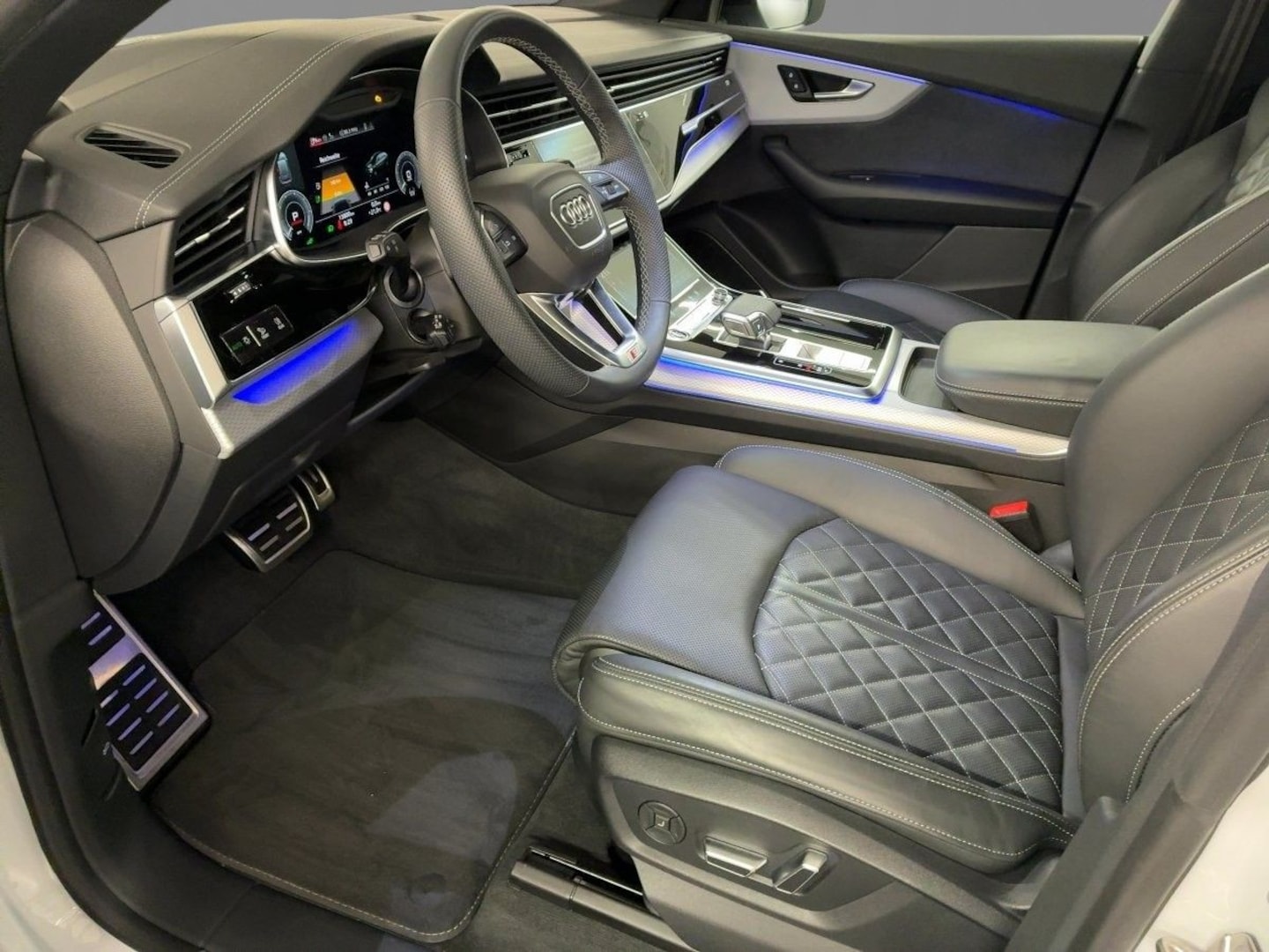 Bild über Audi Q8 SUV TFSI e S line business TFSI e quattro 290 kW tiptronic - für weitere Informationen kontaktieren Sie den Audi Partner