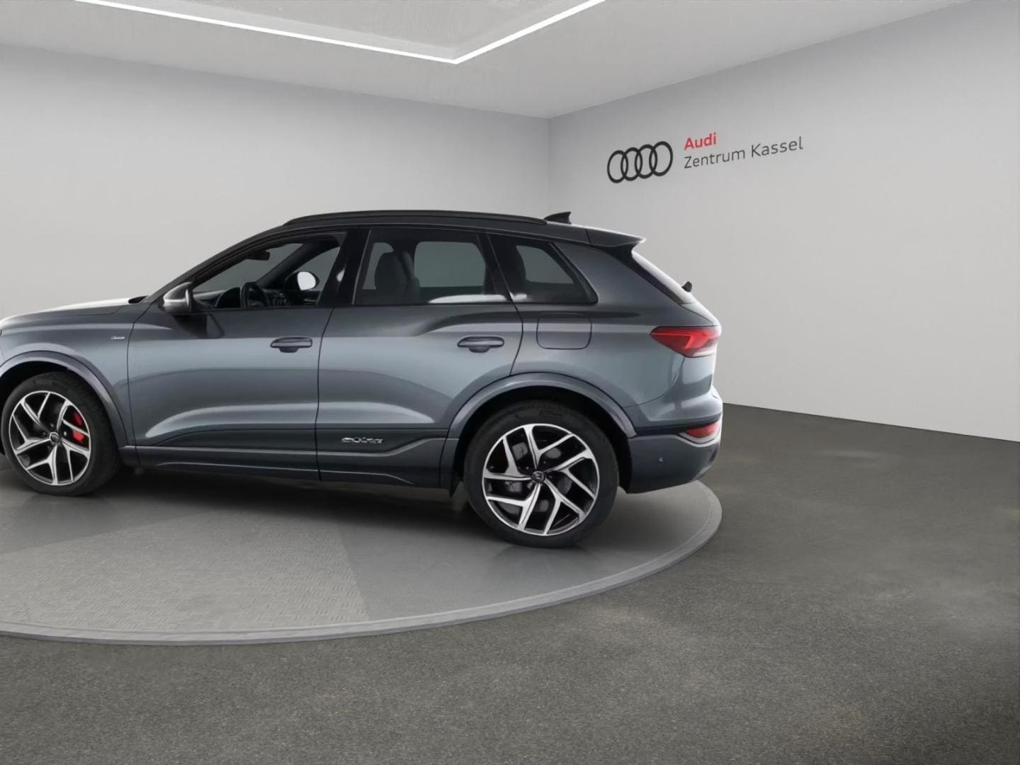 Bild über Audi Q6 SUV e-tron S line business e-tron performance 225 kW - für weitere Informationen kontaktieren Sie den Audi Partner