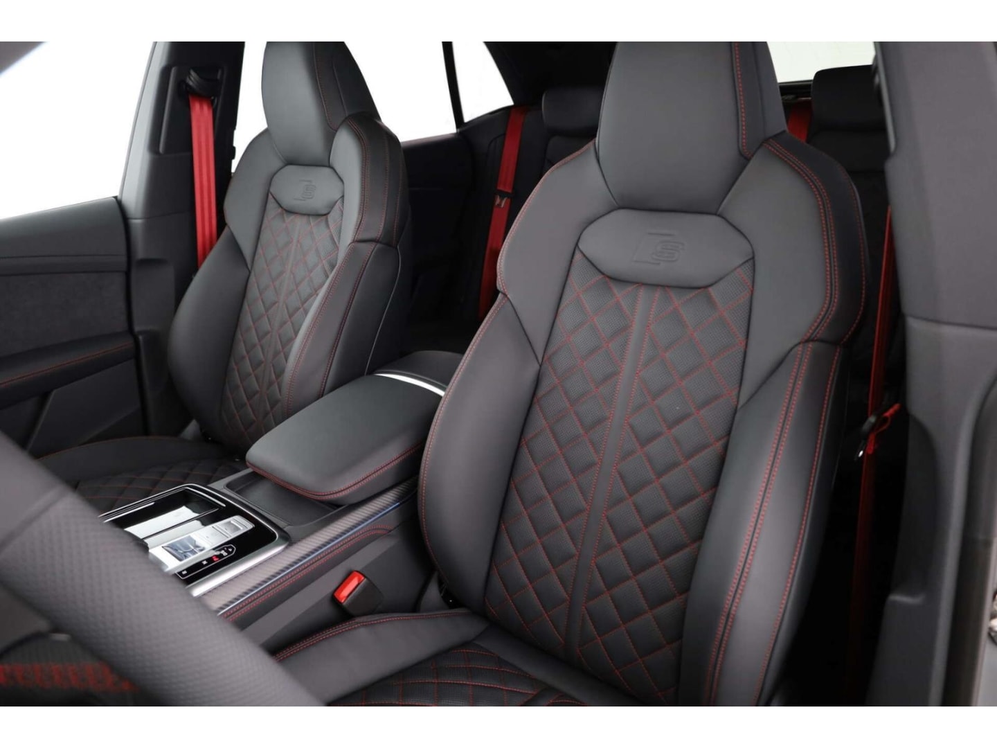 Bild über Audi SQ8 SUV TFSI quattro tiptronic - für weitere Informationen kontaktieren Sie den Audi Partner