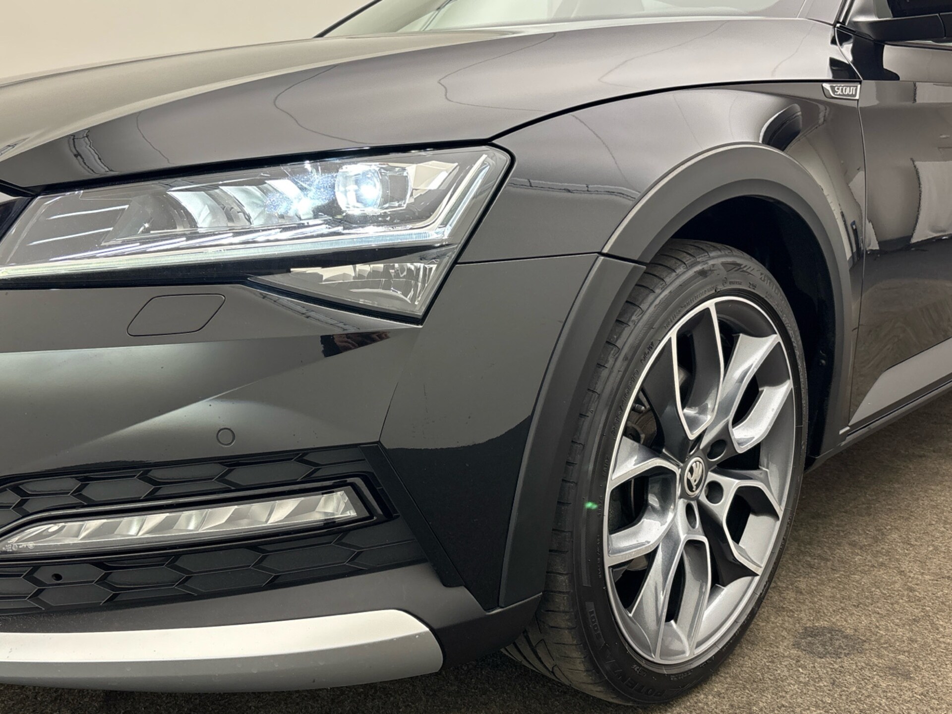 Skoda Superb Combi Scout
