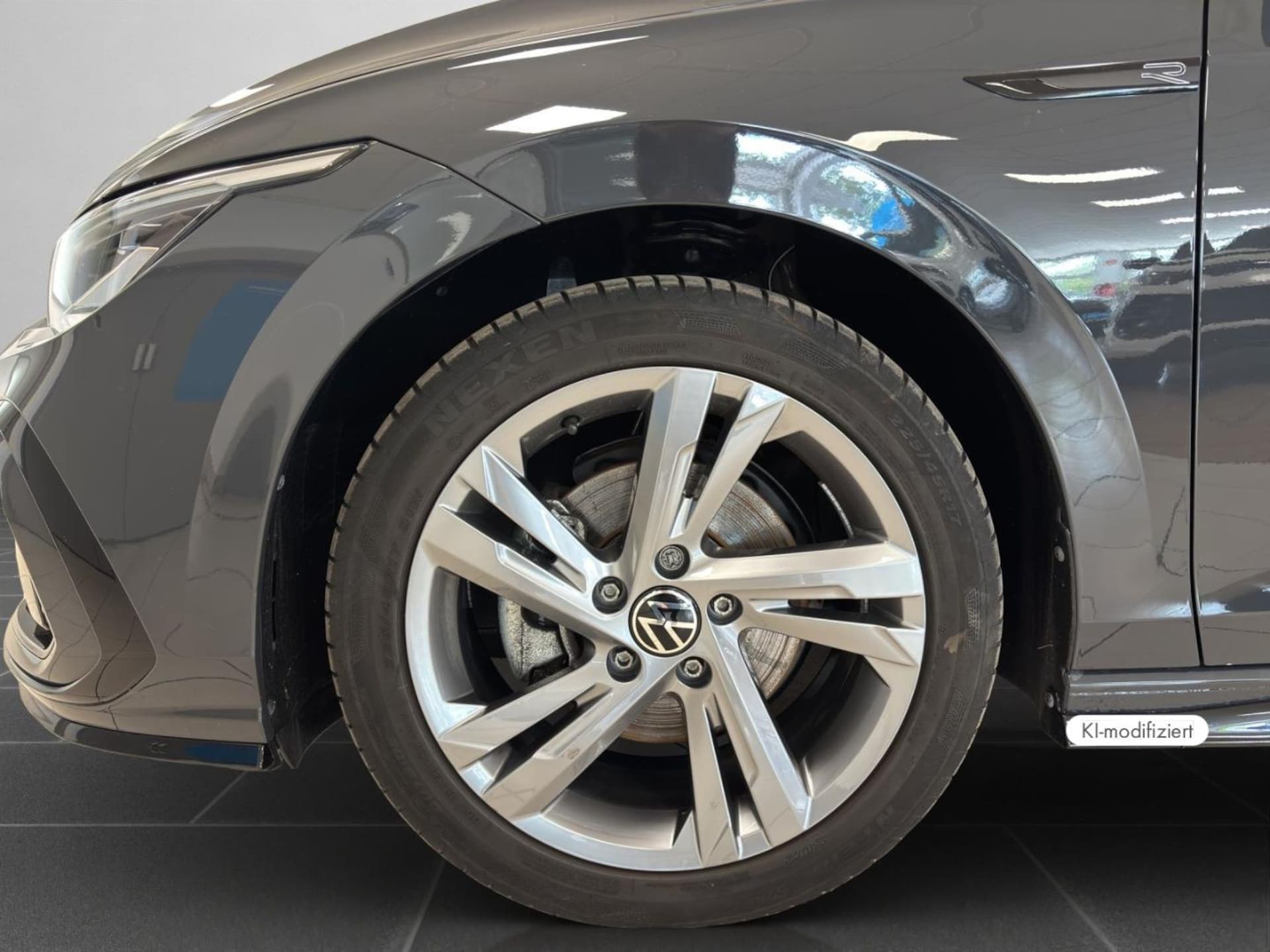 Volkswagen Golf R-Line