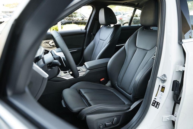 2026 BMW 330i