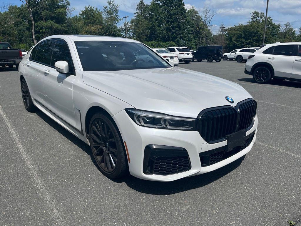 2022 BMW 750