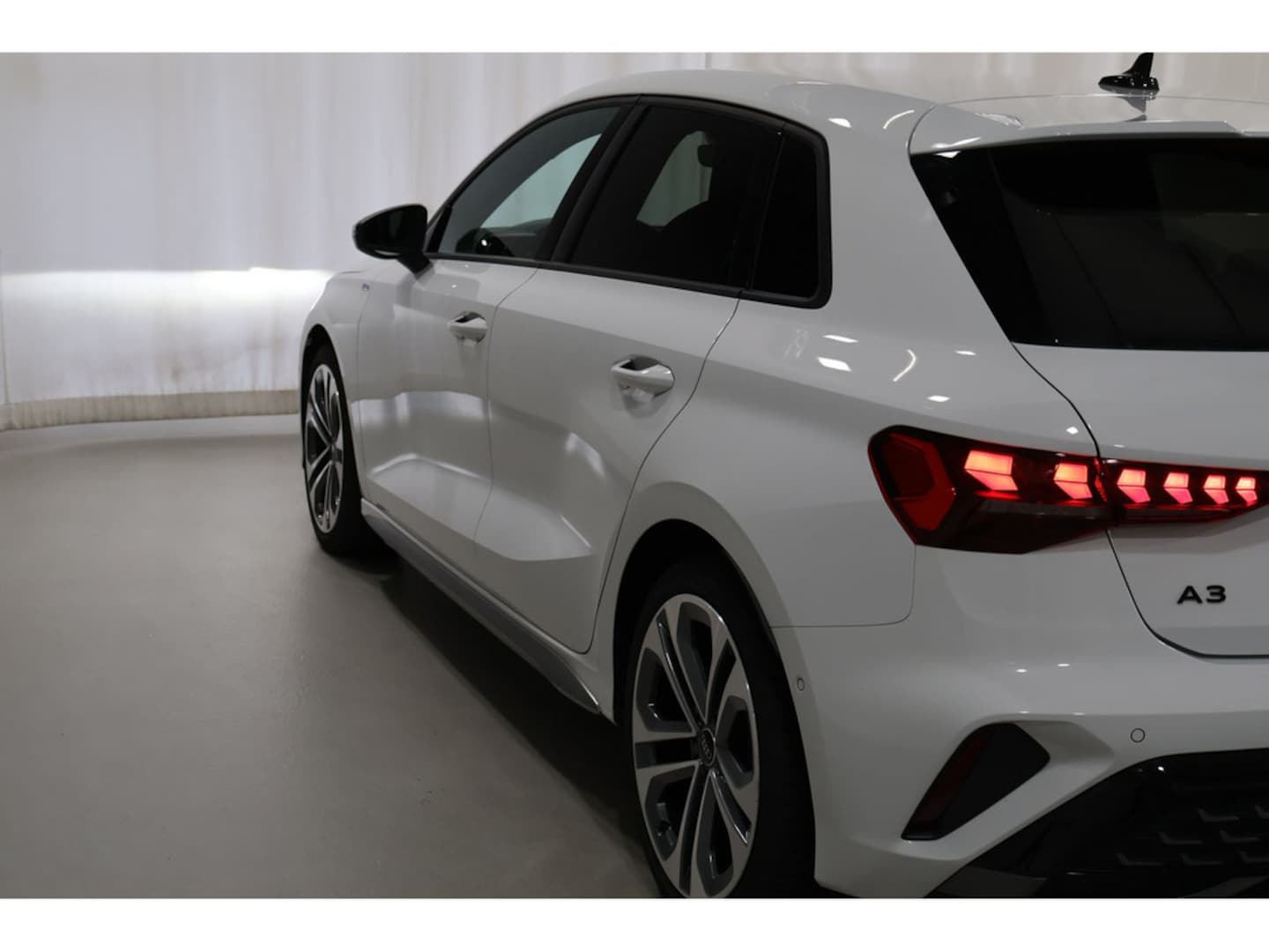 Bild über Audi A3 Sportback S line 35 TDI S tronic - für weitere Informationen kontaktieren Sie den Audi Partner