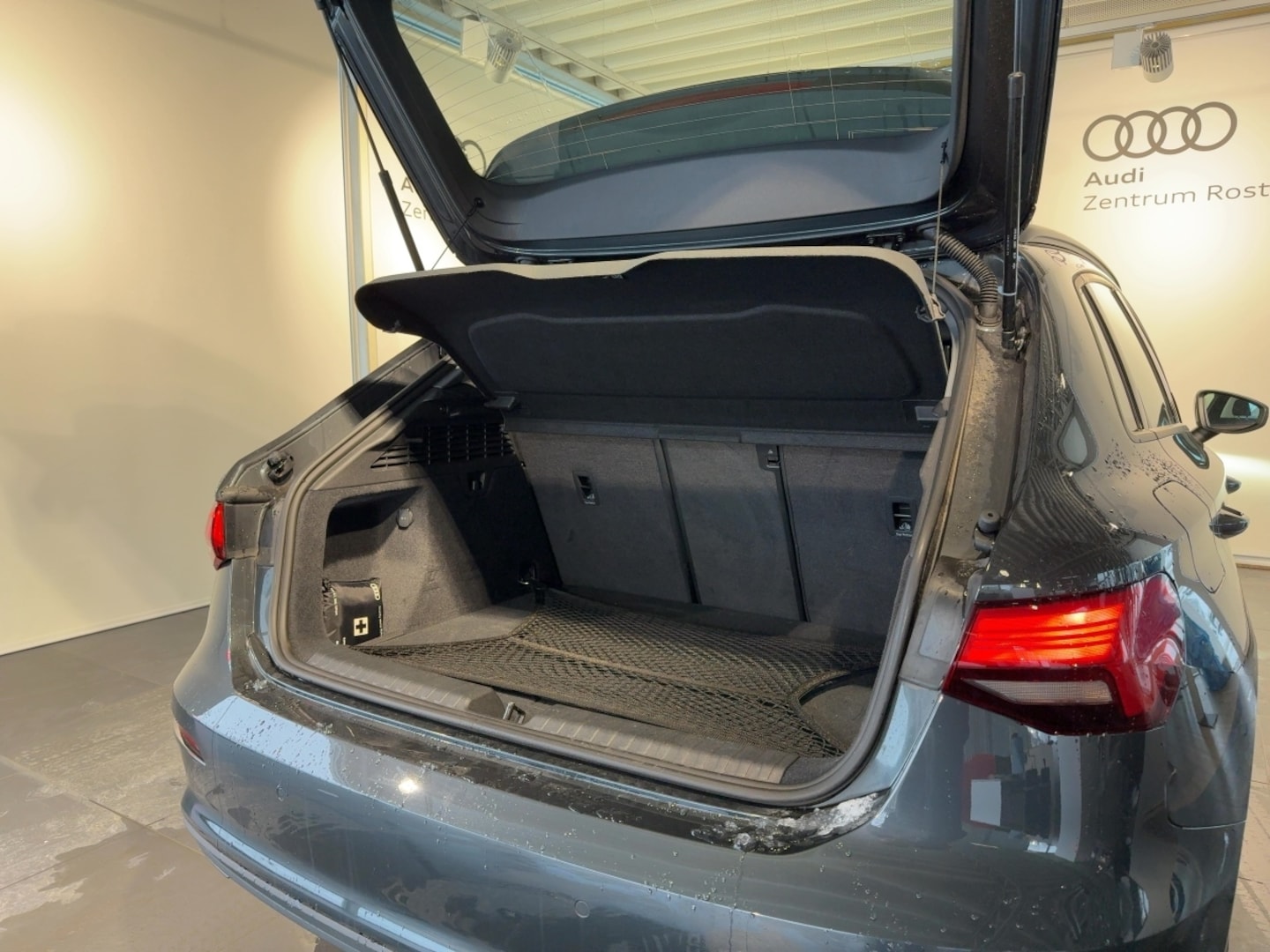 Bild über Audi A3 Sportback 30 TDI S tronic - für weitere Informationen kontaktieren Sie den Audi Partner