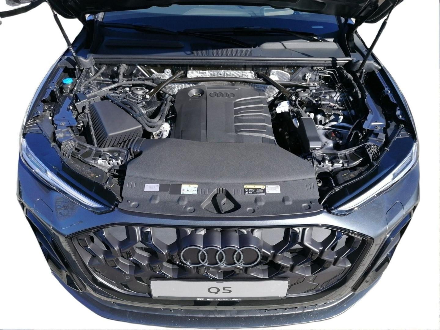 Bild über Audi Q5 SUV TDI quattro 150 kW S tronic - für weitere Informationen kontaktieren Sie den Audi Partner