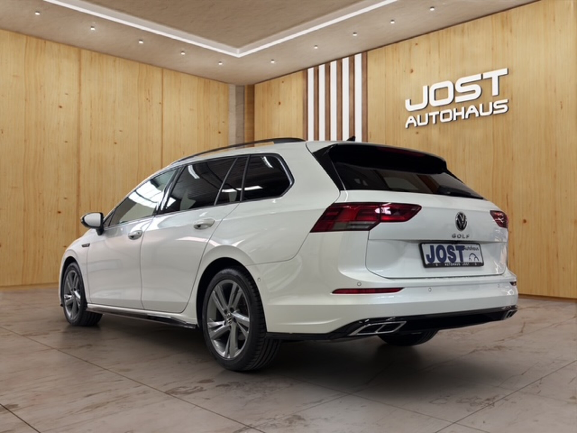 Volkswagen Golf Variant R-Line