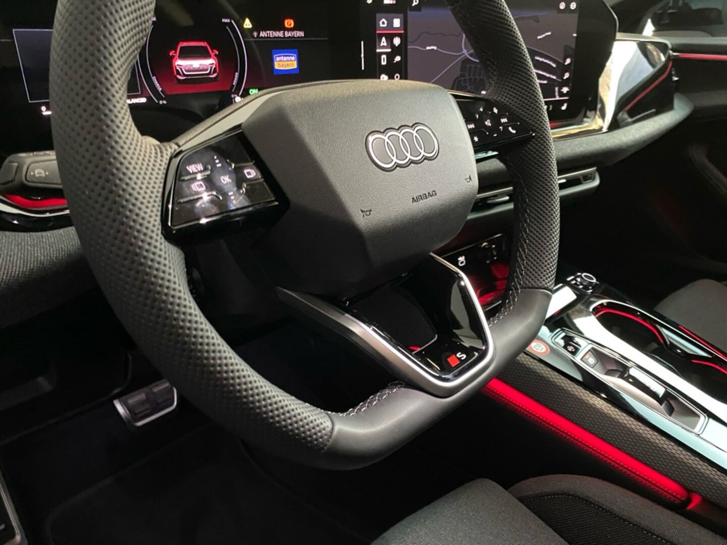Bild über Audi A5 Avant e-hybrid e-hybrid quattro 220 kW S tronic - für weitere Informationen kontaktieren Sie den Audi Partner