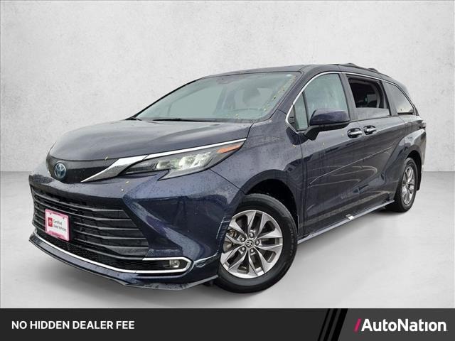 2024 Toyota Sienna XLE