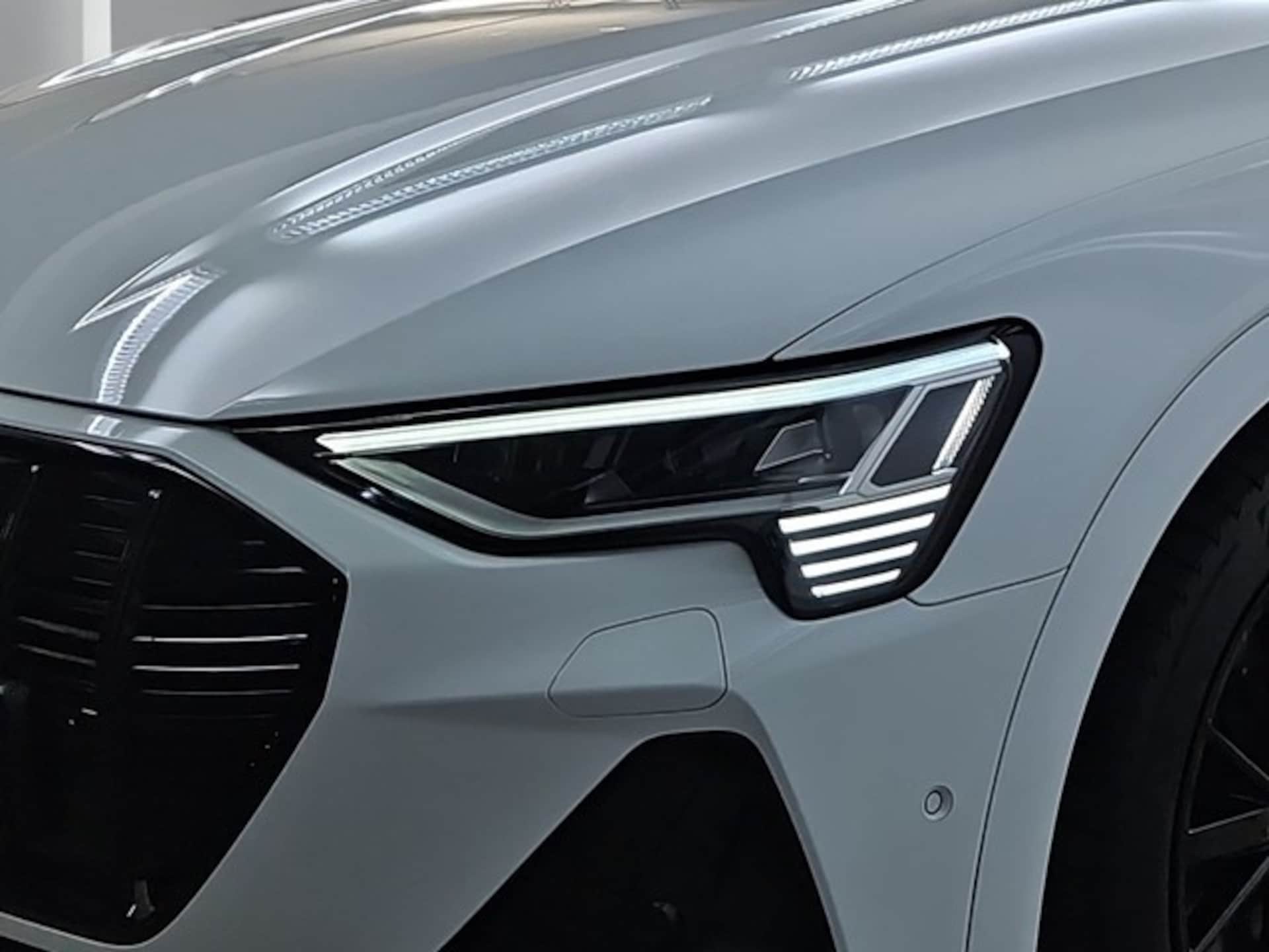 Audi e-tron S line