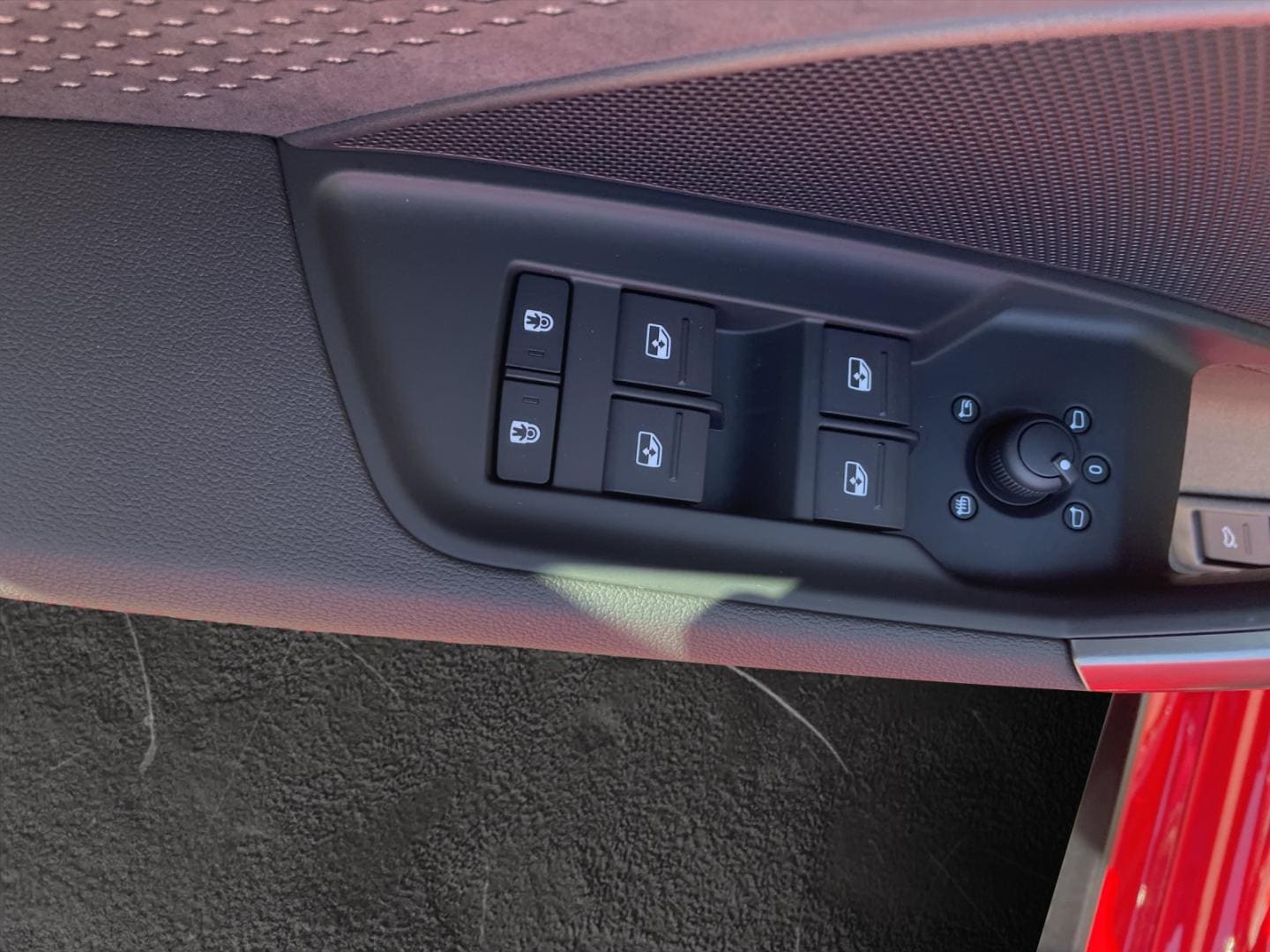 Bild über Audi RS 3 Limousine TFSI quattro S tronic - für weitere Informationen kontaktieren Sie den Audi Partner