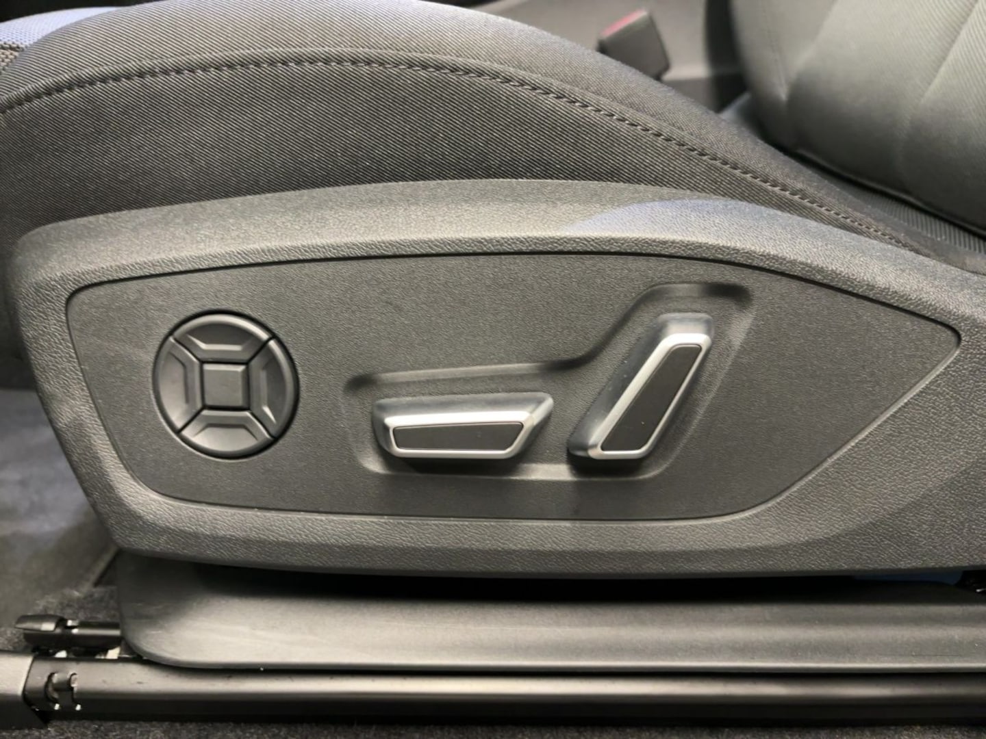 Bild über Audi Q3 SUV e-hybrid e-hybrid 200 kW S tronic - für weitere Informationen kontaktieren Sie den Audi Partner