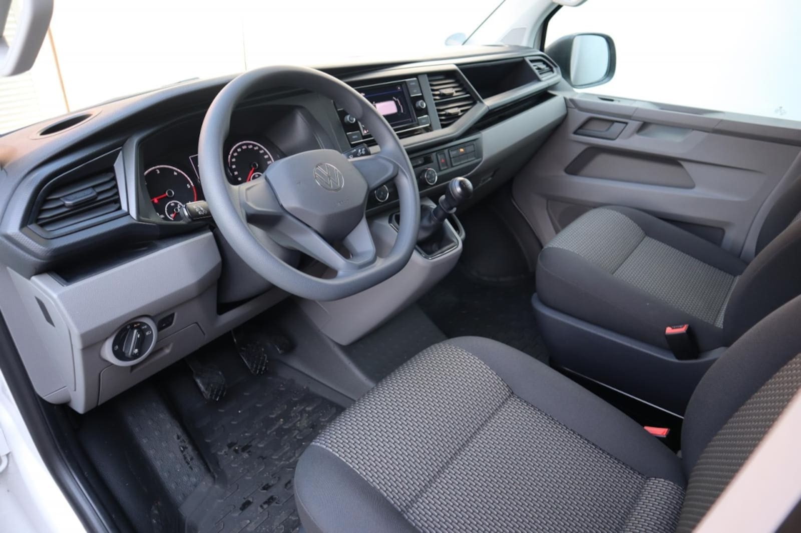 Volkswagen T6.1 Transporter Kasten kurzer Radstand – Bild 12