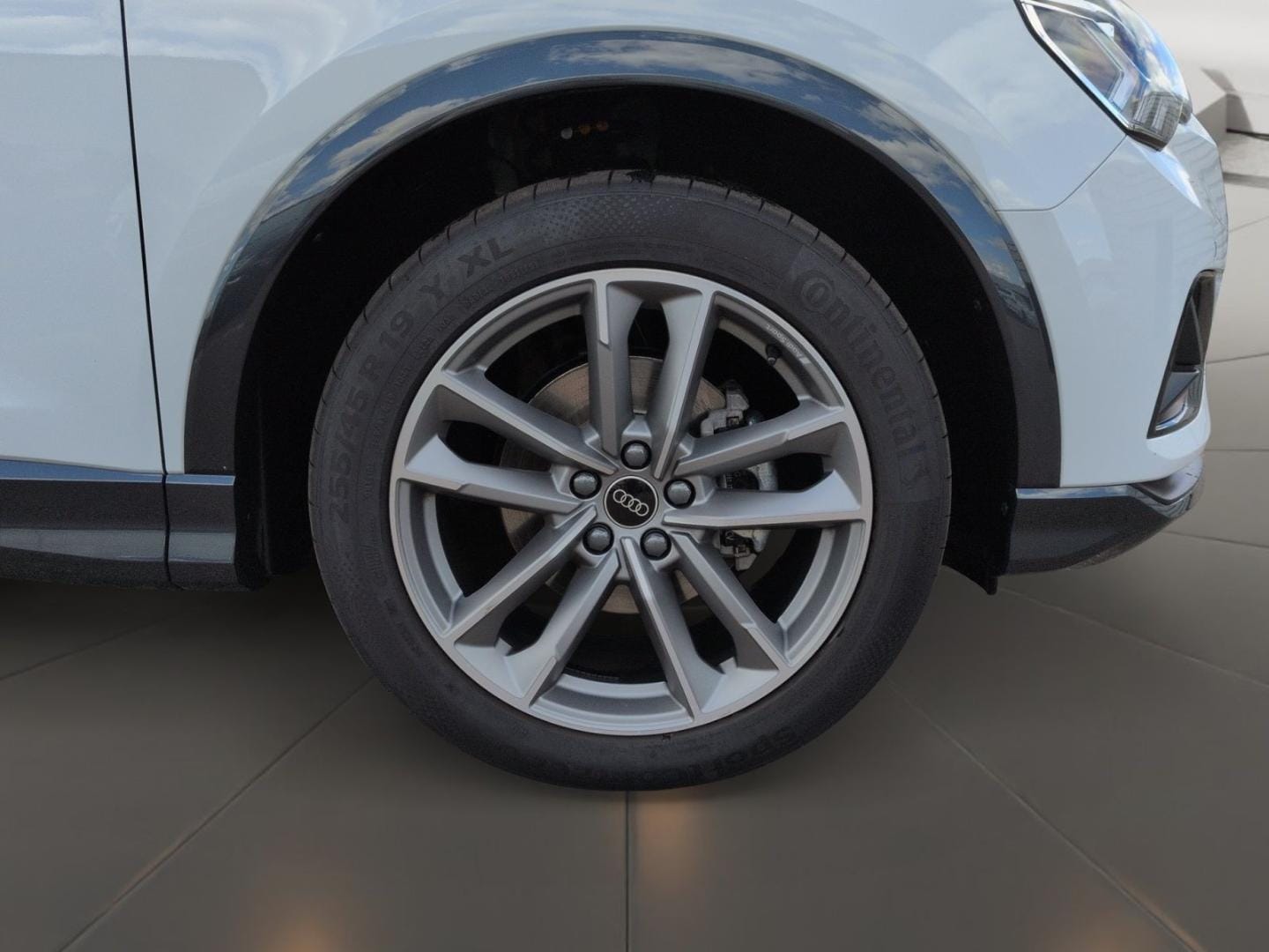 Bild über Audi Q3 TFSI 110 kW S tronic - für weitere Informationen kontaktieren Sie den Audi Partner