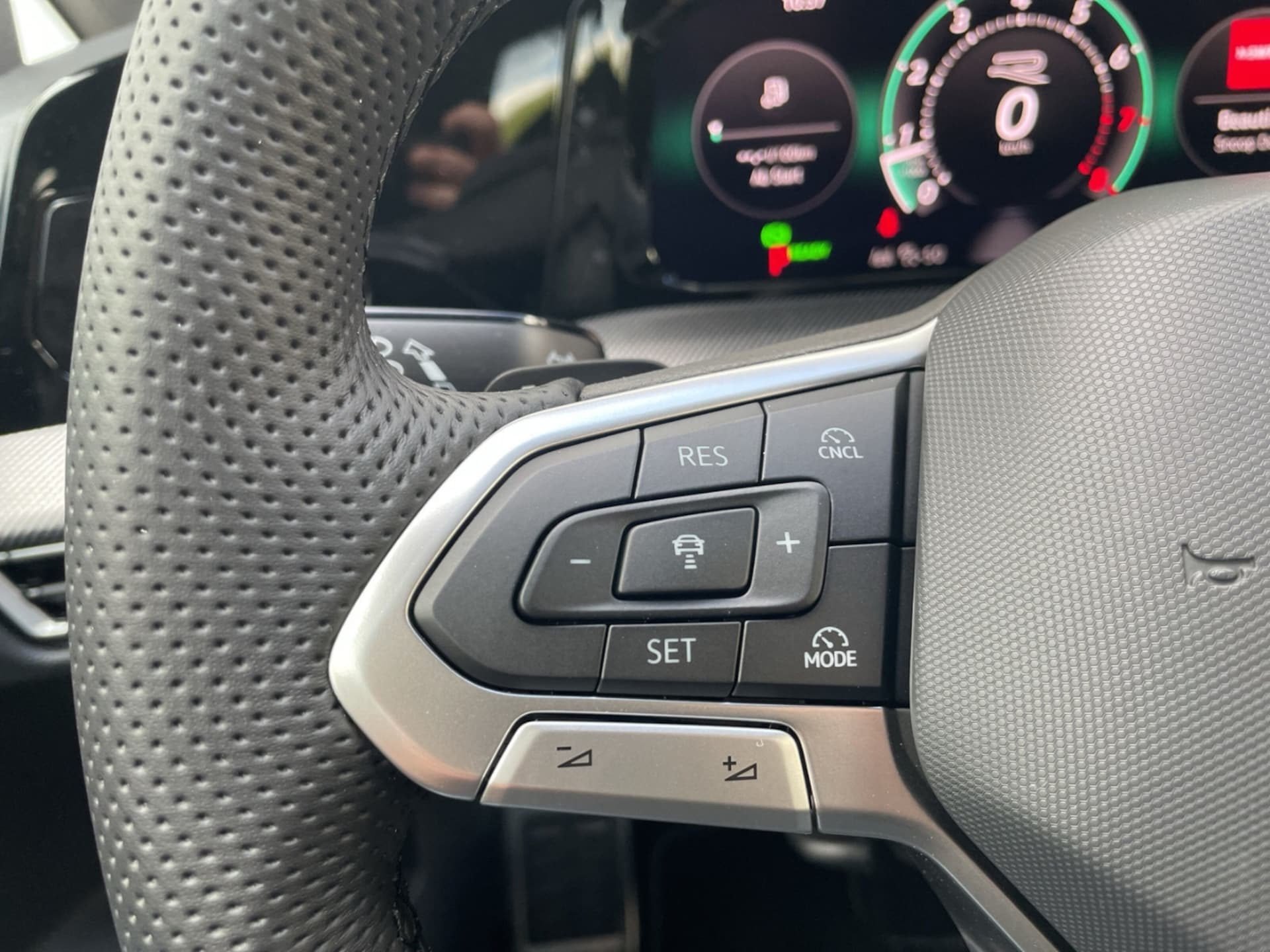 Volkswagen Golf R-Line