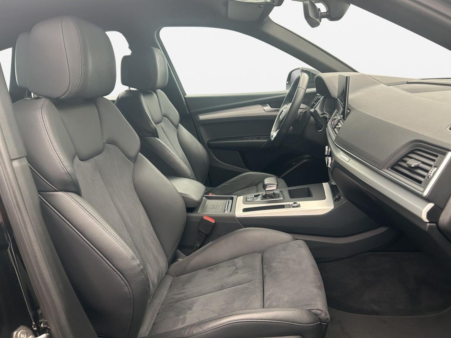 Bild über Audi Q5 TFSI e S line business 55 TFSI e quattro S tronic - für weitere Informationen kontaktieren Sie den Audi Partner