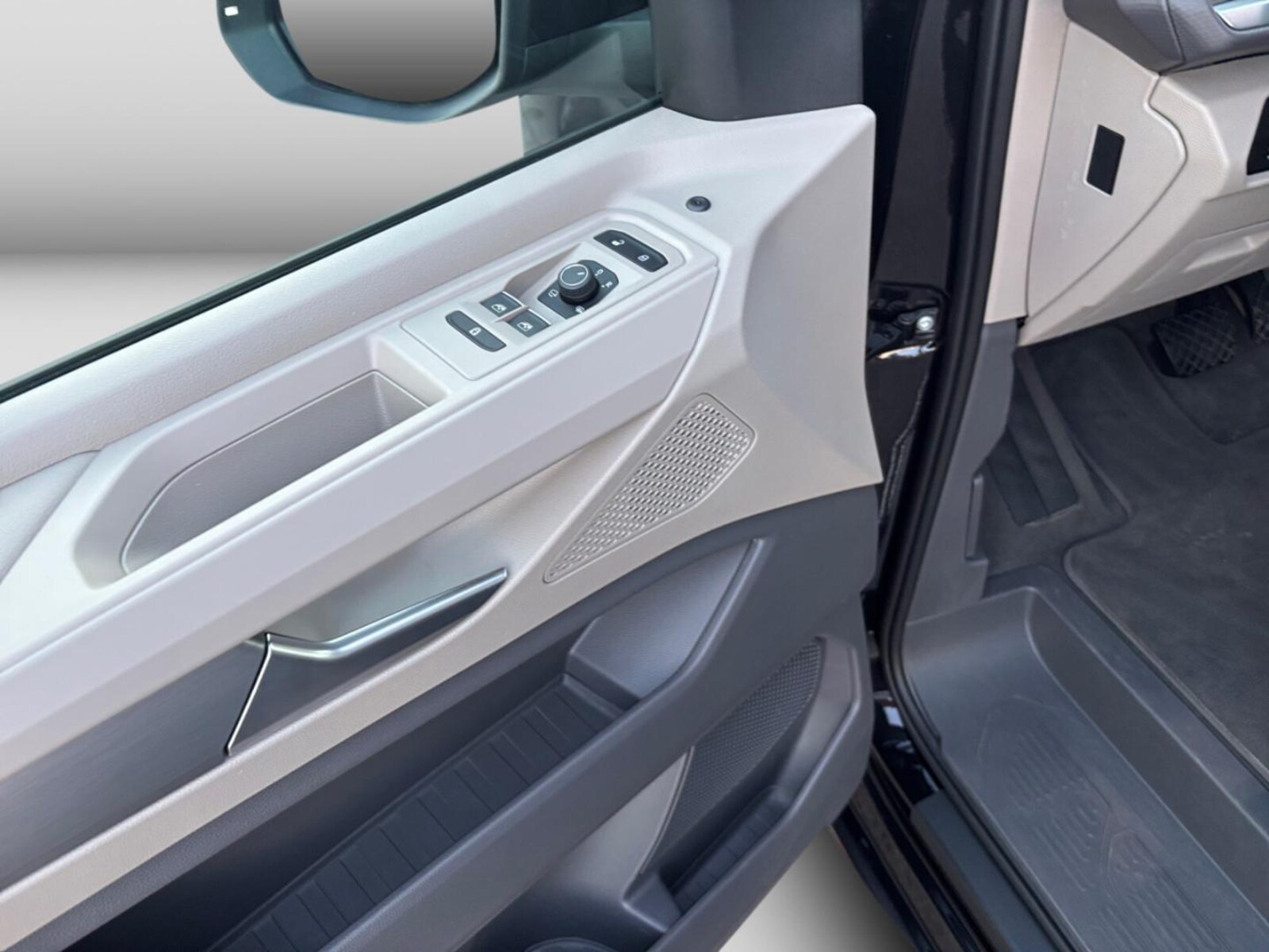 Volkswagen Multivan Langversion – Bild 16