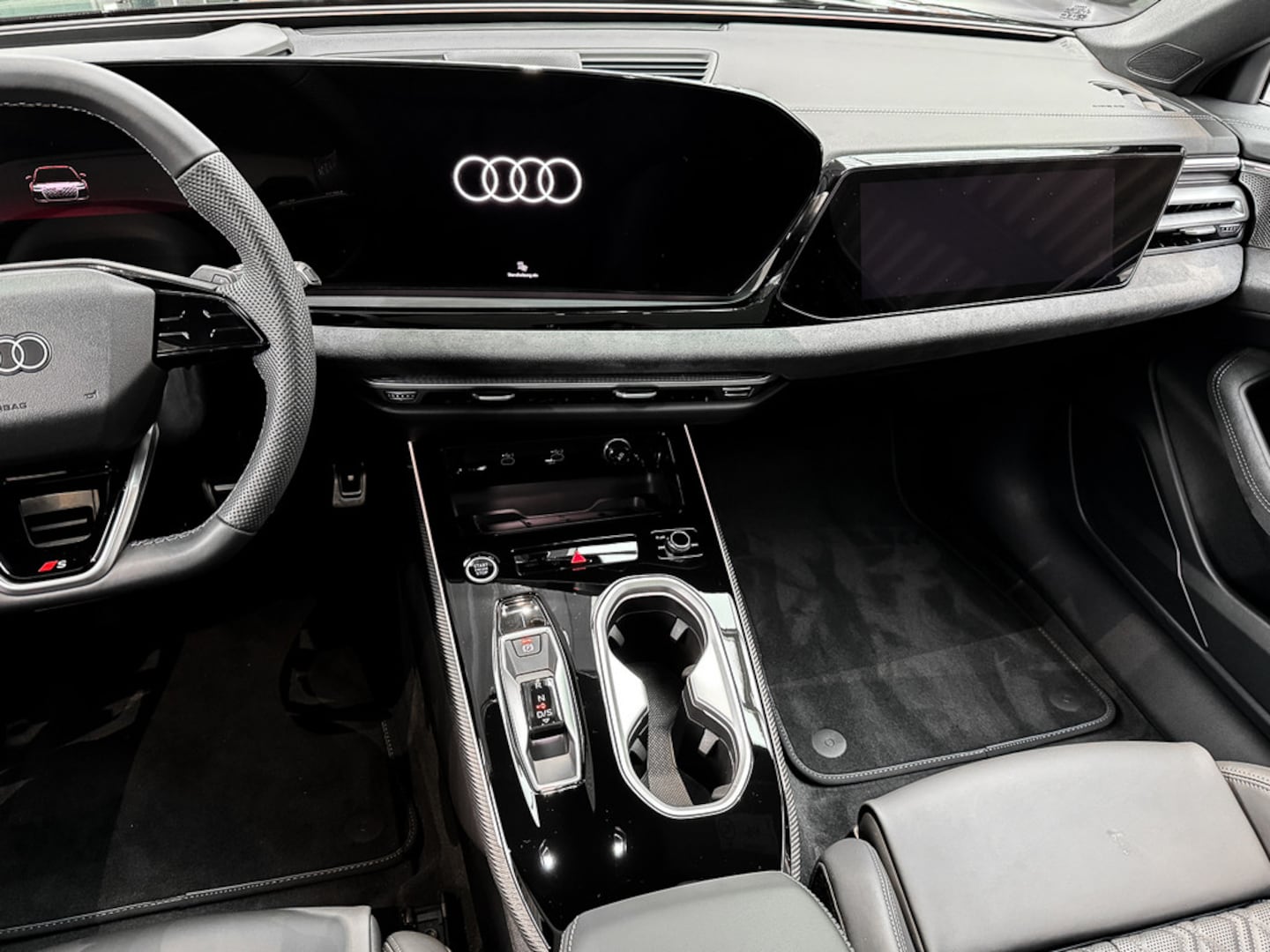 Bild über Audi A6 Avant edition one TDI quattro 150 kW S tronic - für weitere Informationen kontaktieren Sie den Audi Partner